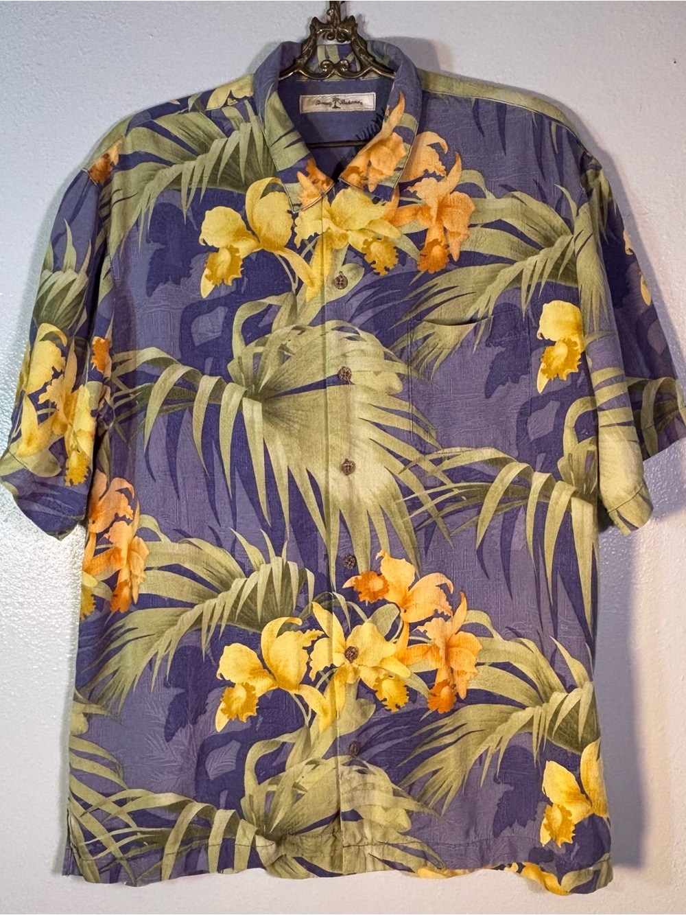 Tommy Bahama Men’s M 100% Silk Hawaiian Shirt Orchid Floral Palm Blue Green